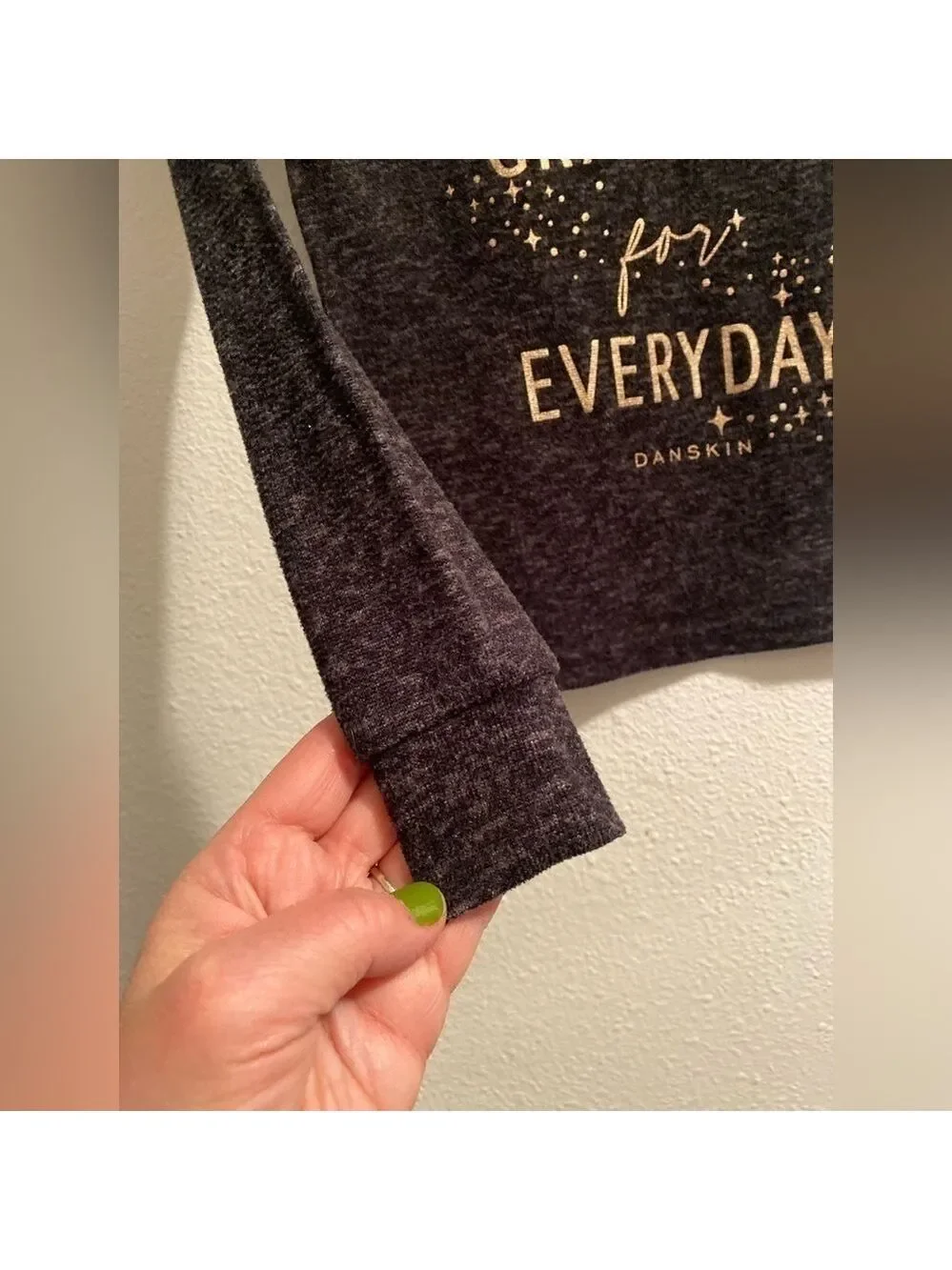 Danskin Girl’s Shirt, Size 8, Grey Charcoal Black “Thankful, Grateful, Everyday”